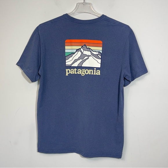 PATAGONIA LINE LOGO RIDGE POCKET RESPONSIBILI-TEE MEN'S BLUE BACK GRAPHIC LARGE - Picture 4 of 13